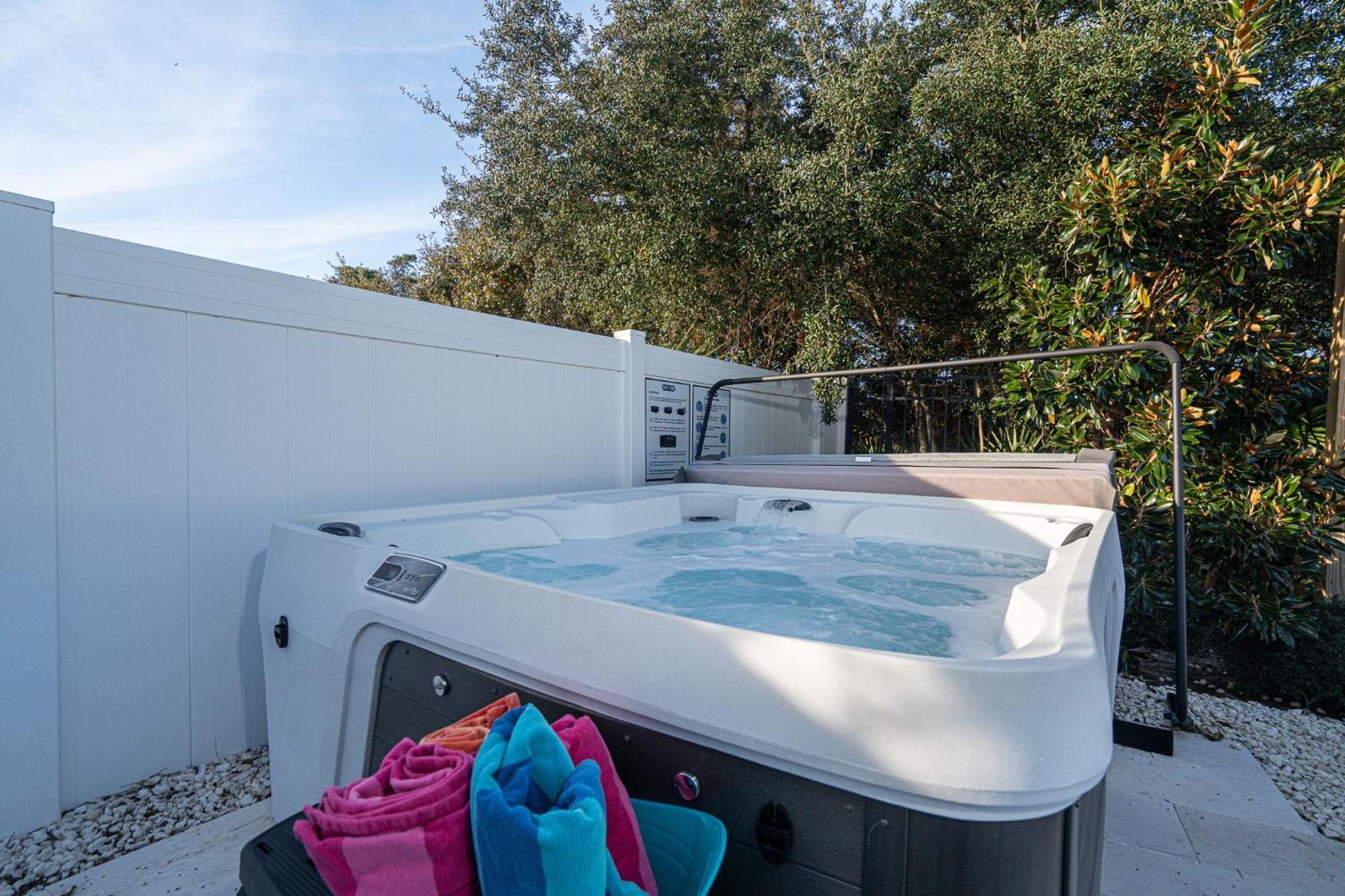 Heated Pool And Golf Cart, Walk To Beach! Best Deal! デスティン エクステリア 写真