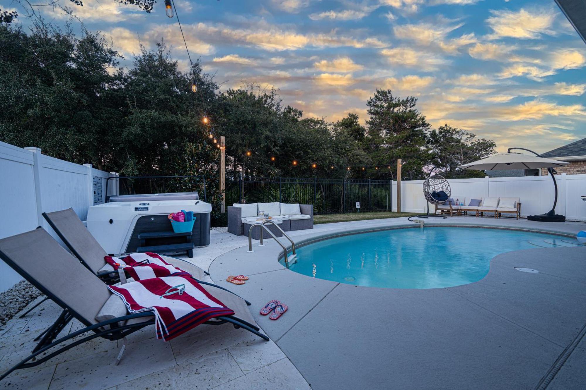 Heated Pool And Golf Cart, Walk To Beach! Best Deal! デスティン エクステリア 写真